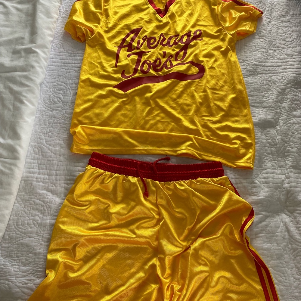 Costume: average joe’s size L,